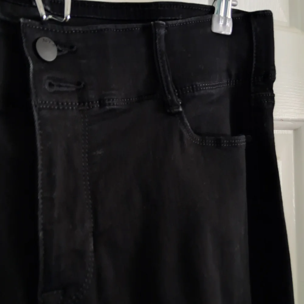 Women'sApt 9 Stretch Black Jeans - Picture 7 of 10